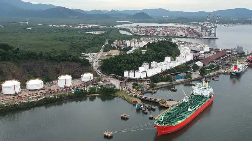 no-porto-de-santos,-ageo-terminais-“enche-o-tanque”-para-expandir-armazens-de-graneis-liquidos