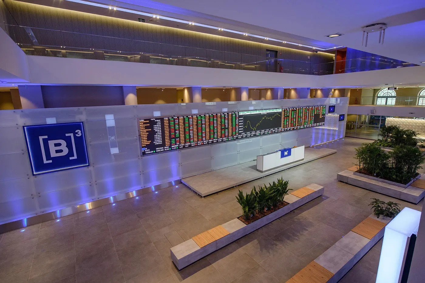 ibovespa-abre-em-queda-com-mercados-cautelosos-apos-novas-tarifas-de-trump