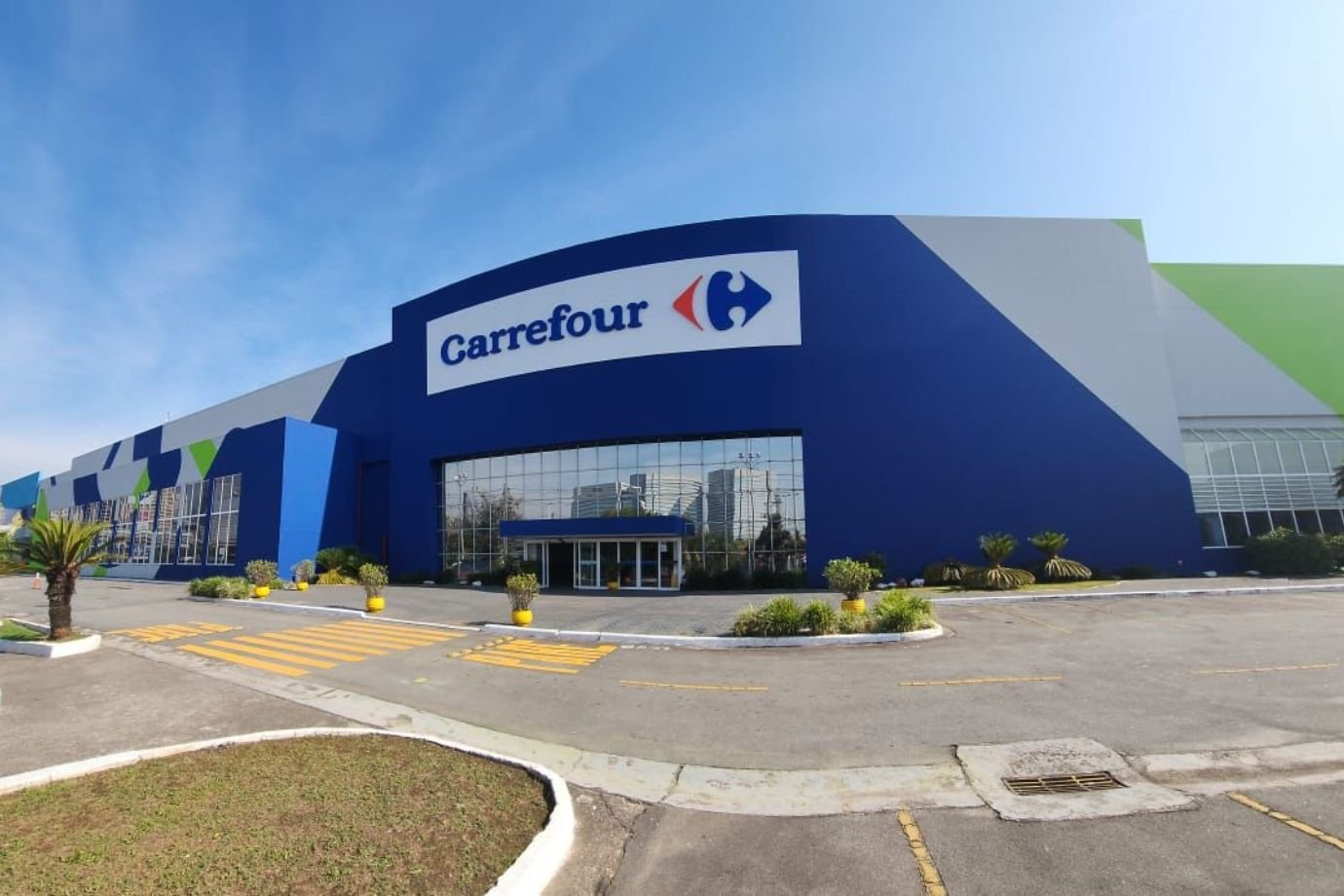 de-olho-em-mercados-estrategicos,-carrefour-estuda-se-desfazer-de-operacao-na-argentina