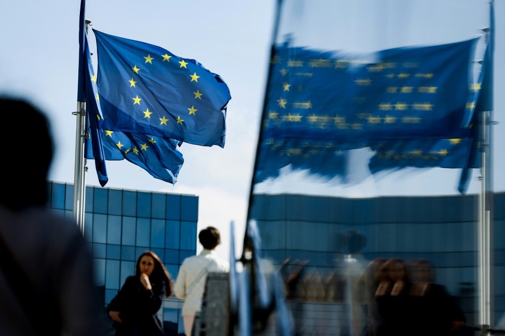 mercados-globais-caem-depois-de-trump-anunciar-tarifas-contra-europa-e-mexico