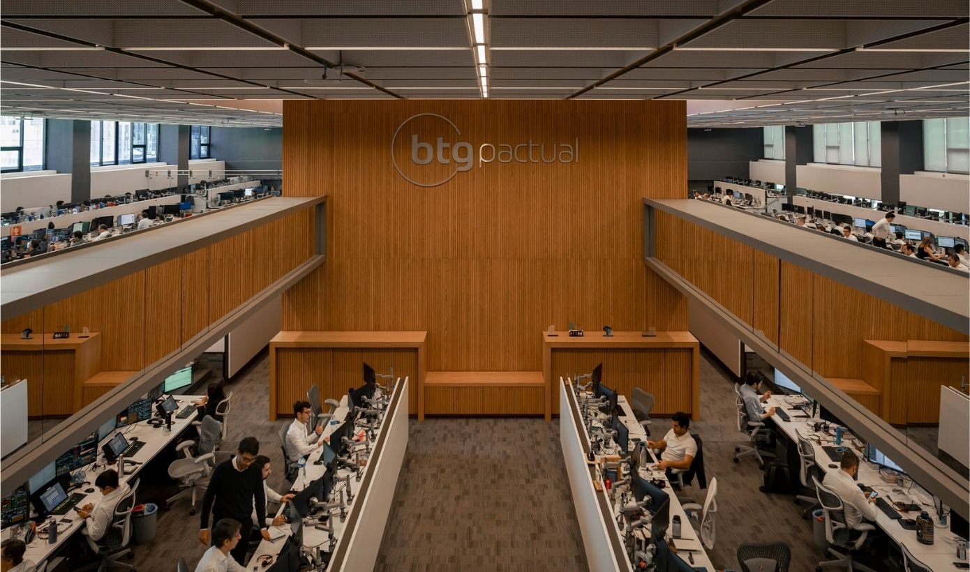 como-brasileiros-estao-usando-contas-internacionais-para-viajar-e-investir-melhor