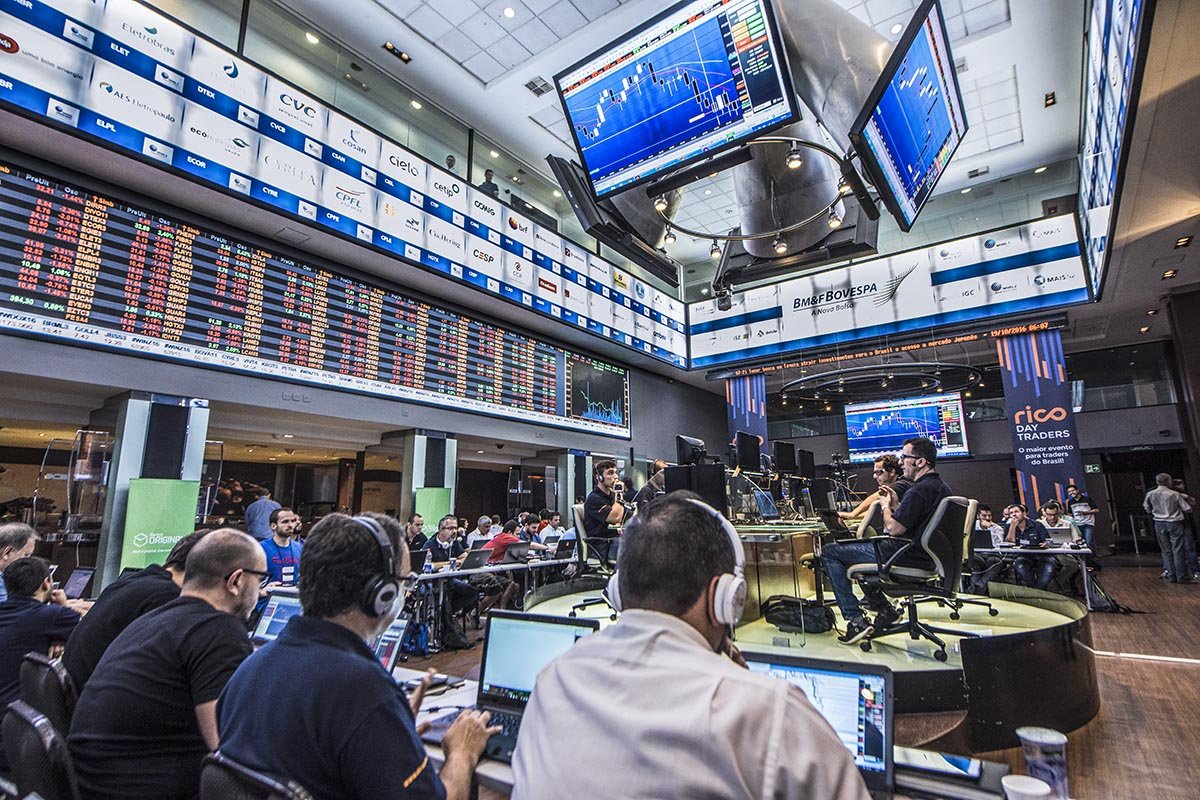 ibovespa-abre-em-leve-alta,-mas-incertezas-sobre-tarifas-pesam