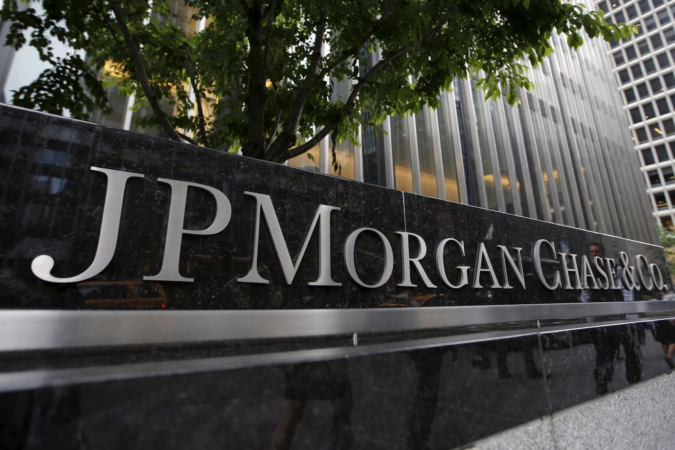 jpmorgan-planeja-cobrar-por-dados-bancarios-e-reacende-embate-com-fintechs-e-criptomoedas