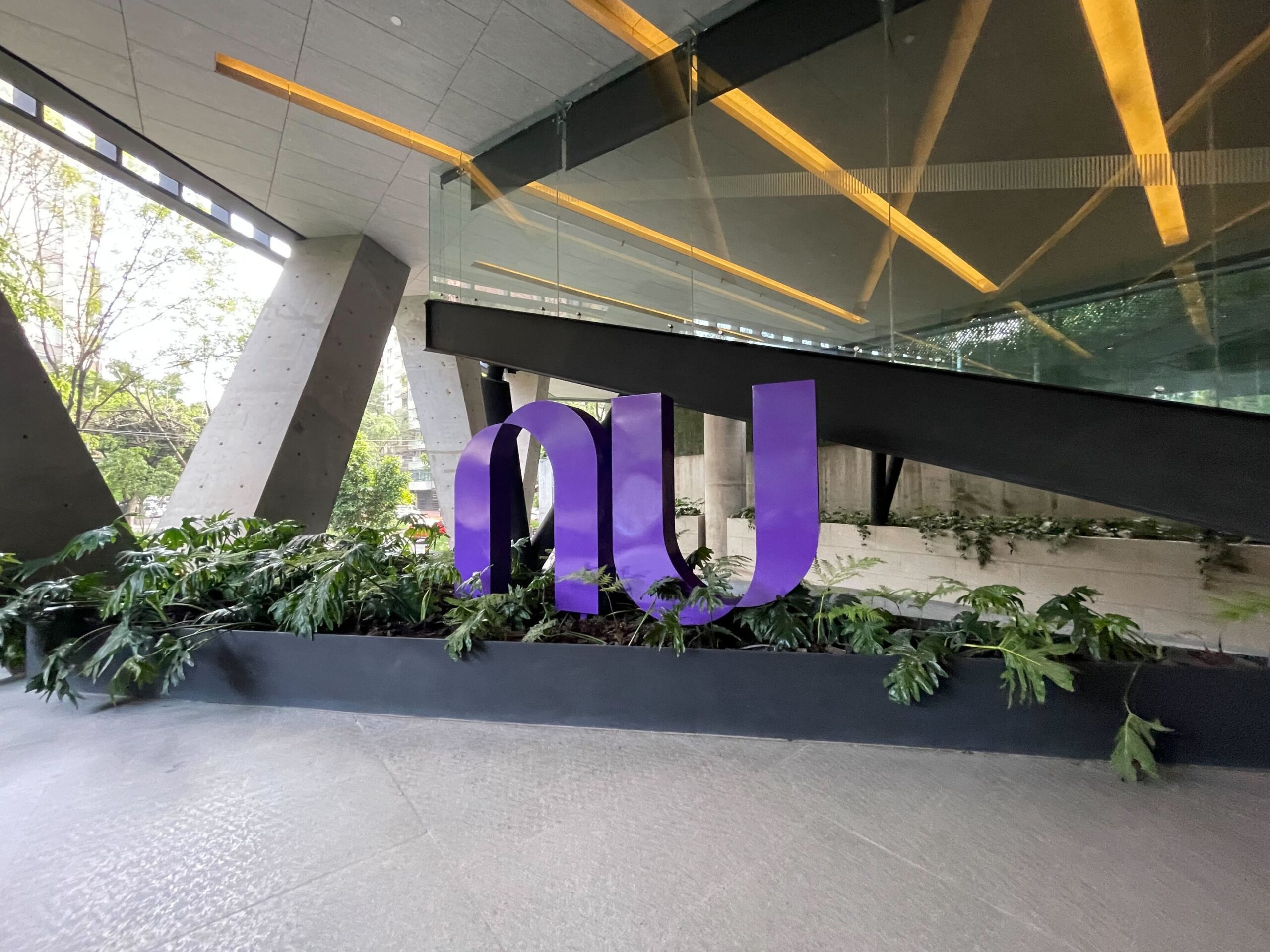 nubank-poderia-ser-avaliado-em-us$-140-bilhoes-—-se-fosse-um-banco-americano,-diz-jpmorgan