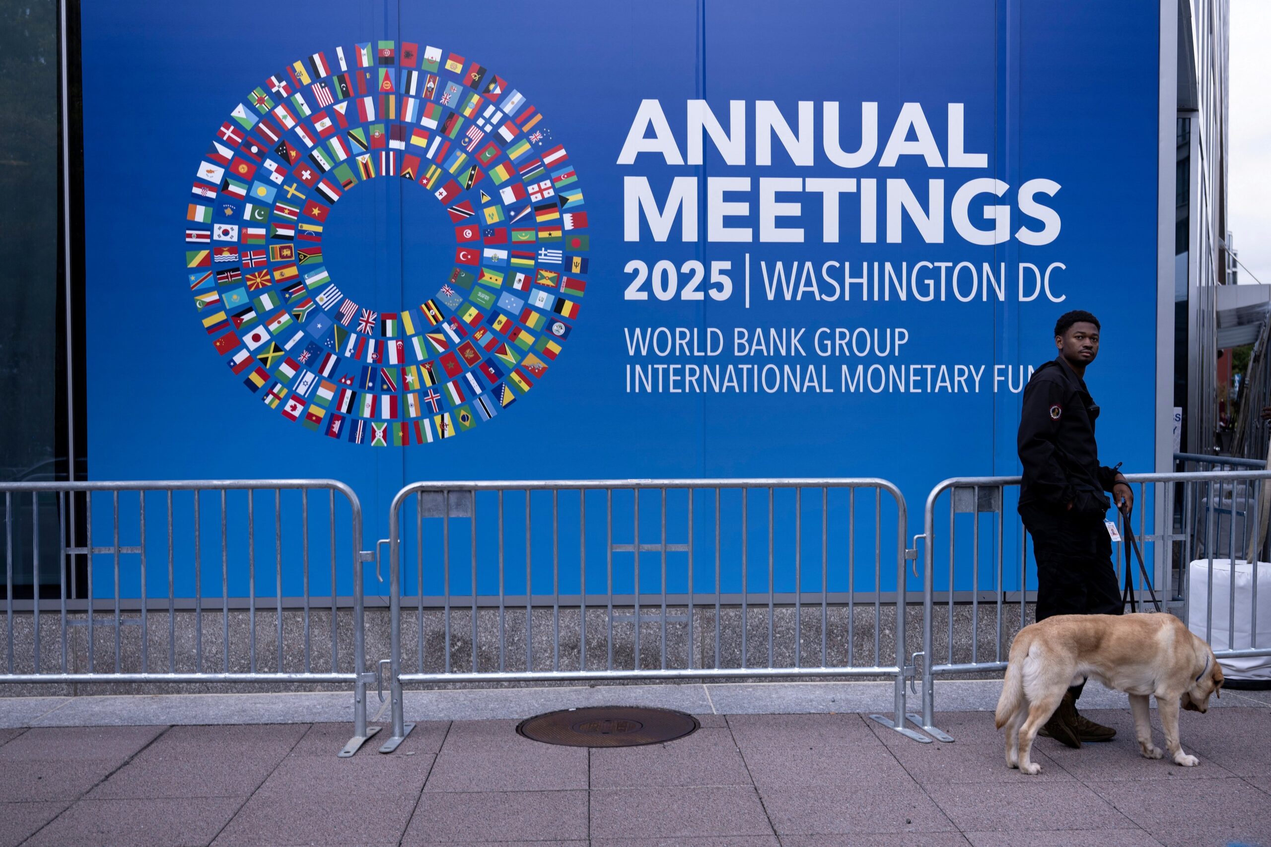 tensoes-comerciais-e-ativos-‘inflados’:-os-temores-do-fmi-para-o-mundo