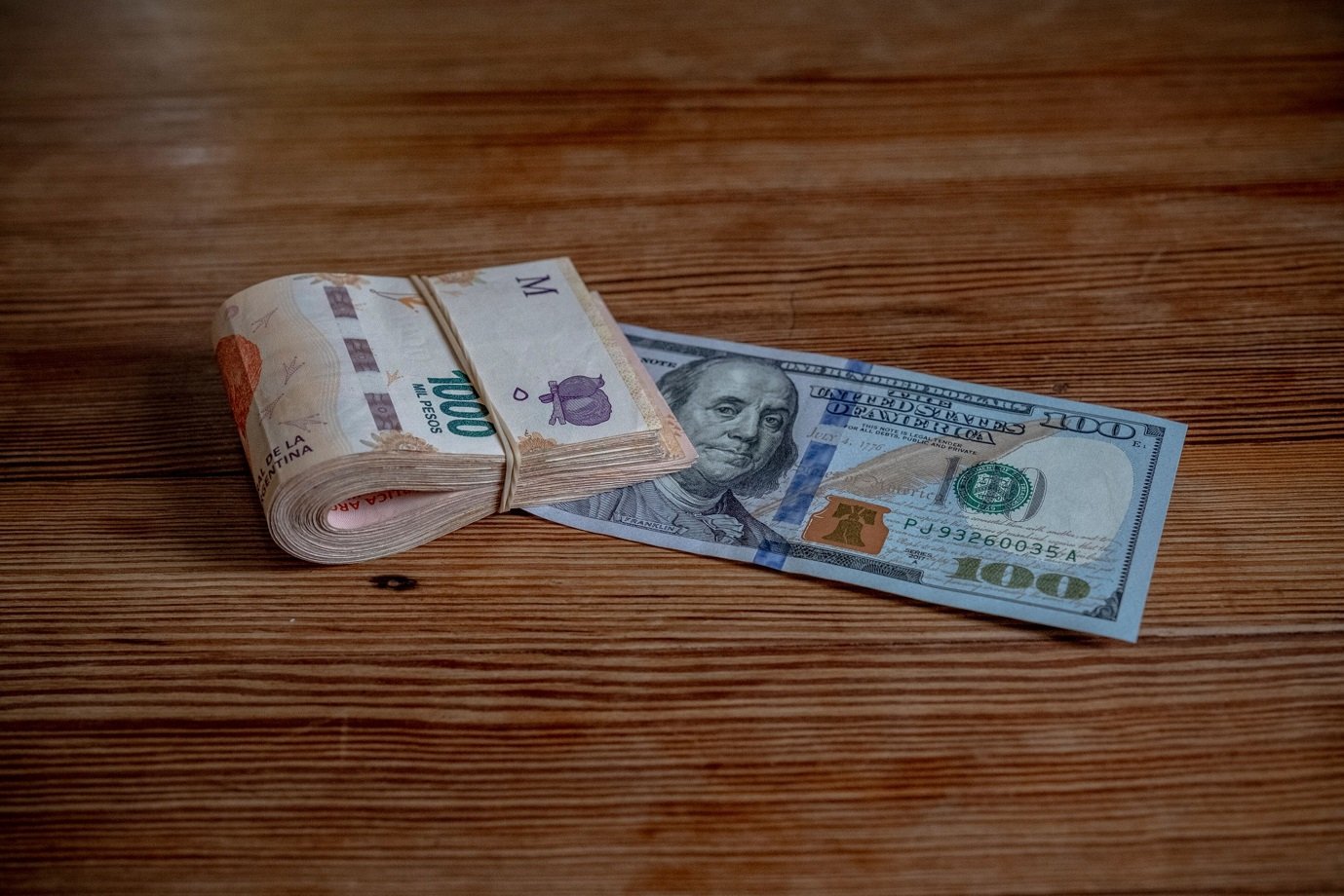 titulos-argentinos-disparam-com-otimismo-sobre-avanco-de-reformas