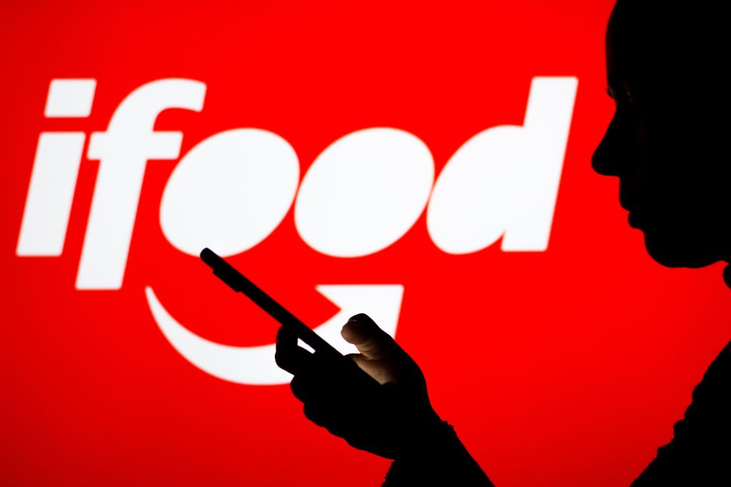 de-r$-10-a-r$-20:-ifood-fecha-parceria-com-nubank-para-fazer-consumidor-economizar-ao-maximo