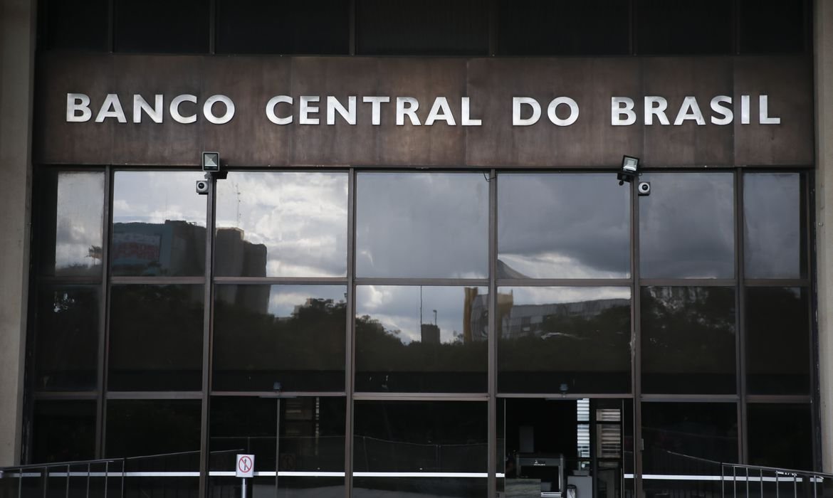 selic-2026:-ubs-revela-quais-bancos-ganharao-mais-com-queda-de-juros