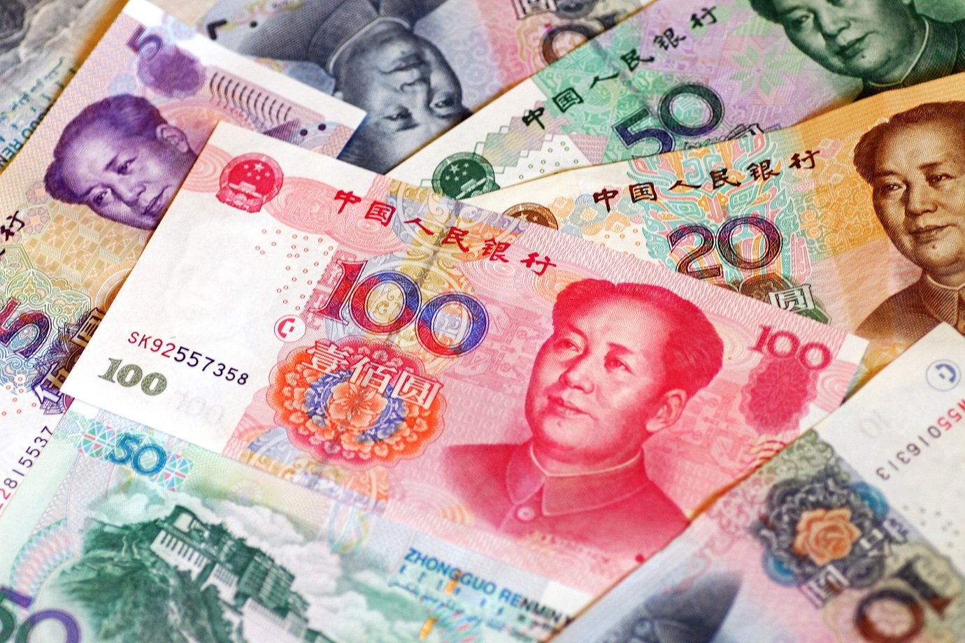 china-incentiva-compra-de-dolar-para-conter-alta-do-yuan