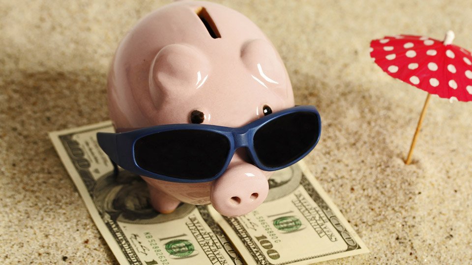 como-aproveitar-a-baixa-do-dolar-e-planejar-uma-viagem-para-o-exterior?