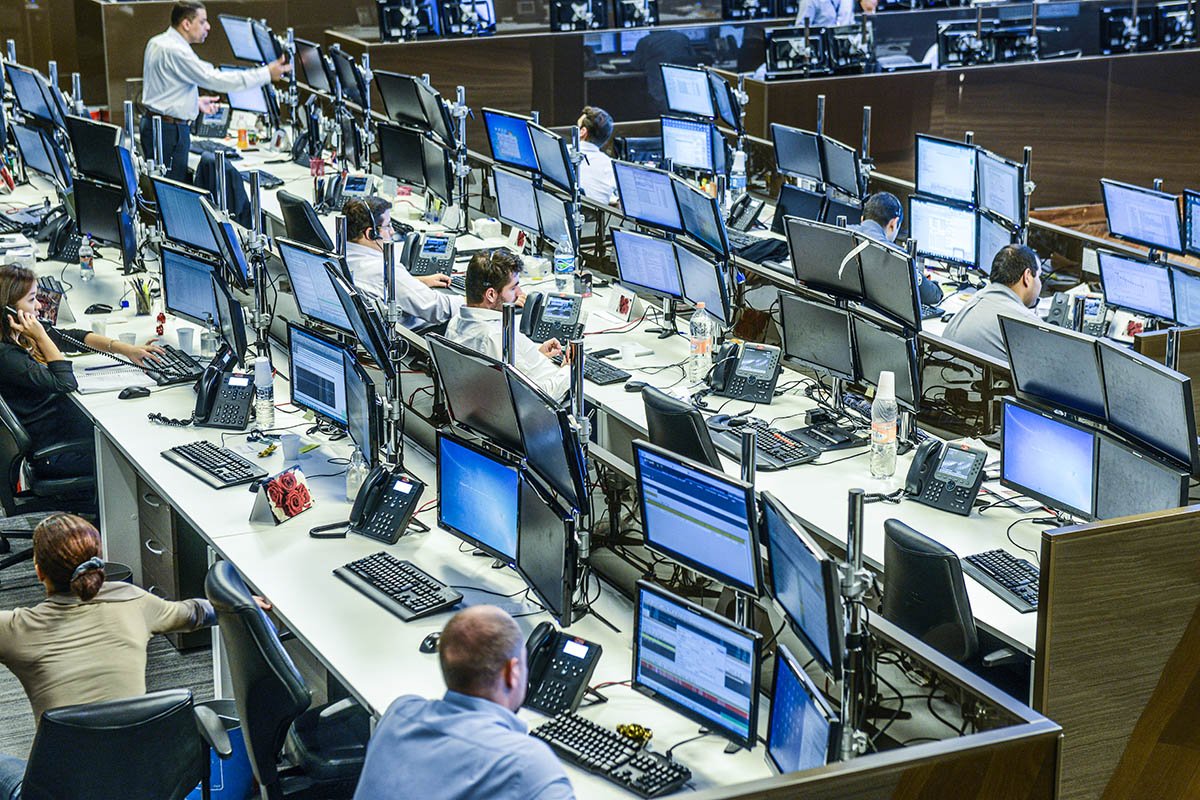 ibovespa-perde-os-180-mil-pontos-e-dolar-ultrapassa-r$-4,90:-o-que-faz-preco-hoje?