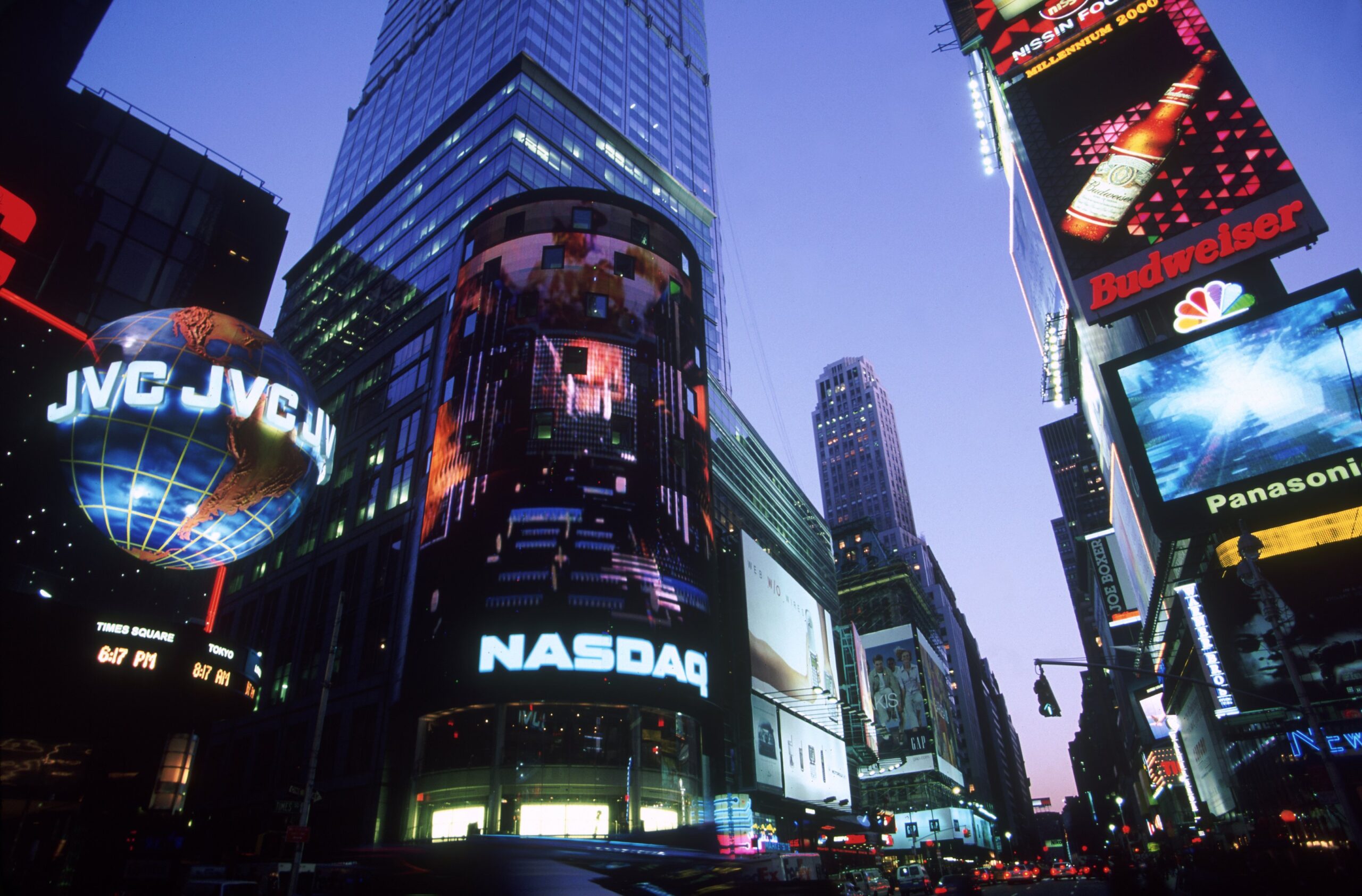 nasdaq-dispara-3%-com-alivio-geopolitico-e-rali-das-acoes-de-tecnologia