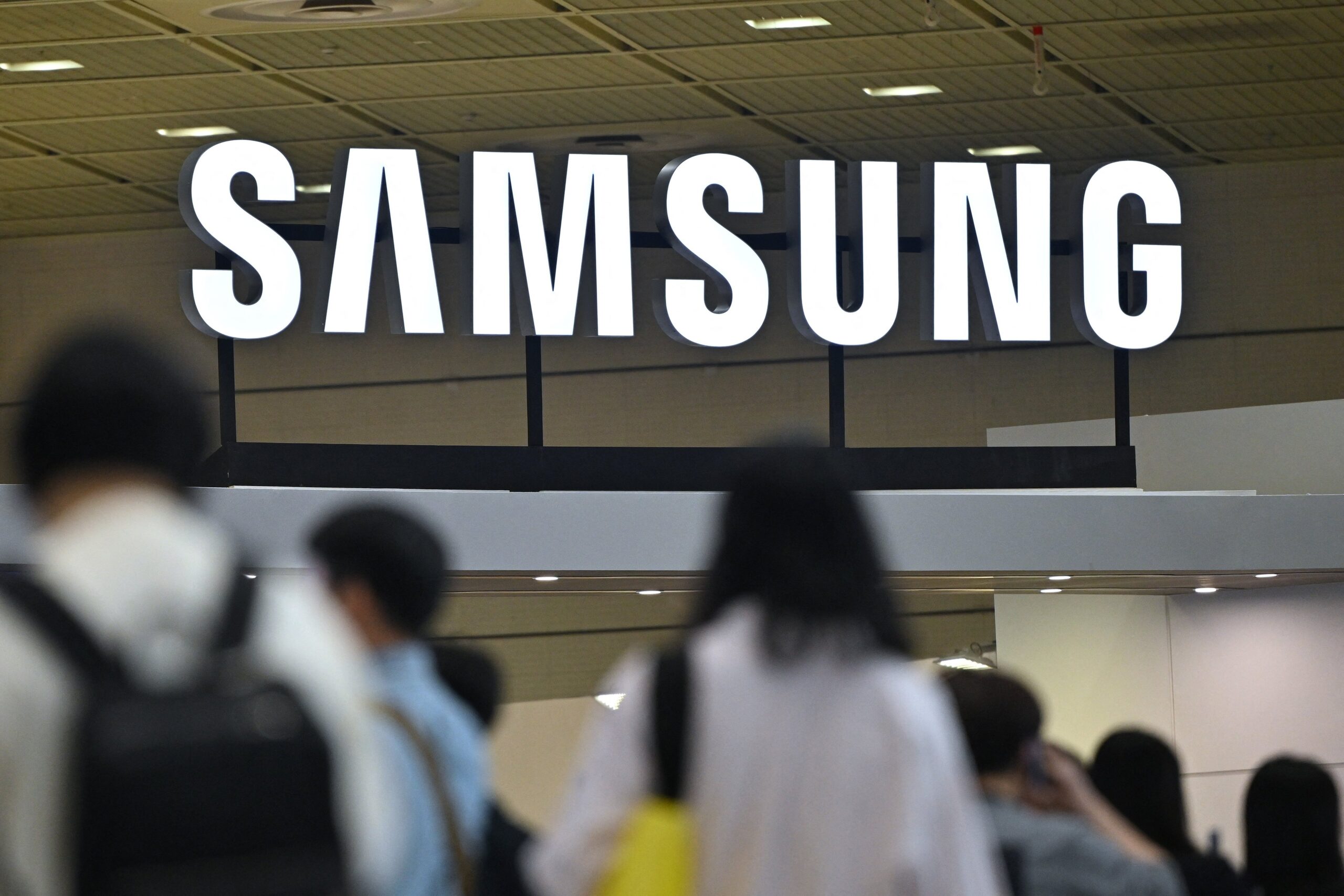 samsung-despenca-7%-apos-divulgar-lucro-recorde;-entenda-o-motivo
