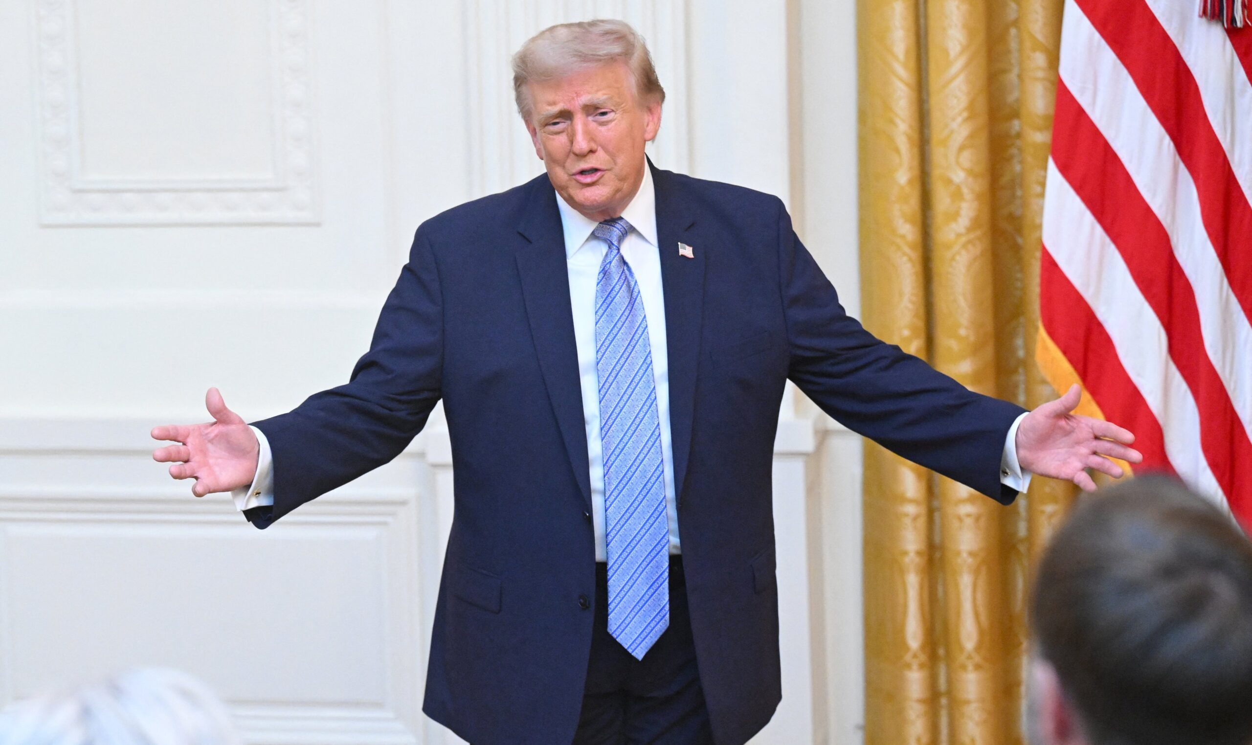wall-street-paga-ate-us$-100-mil-por-acesso-em-tempo-real-aos-posts-de-trump