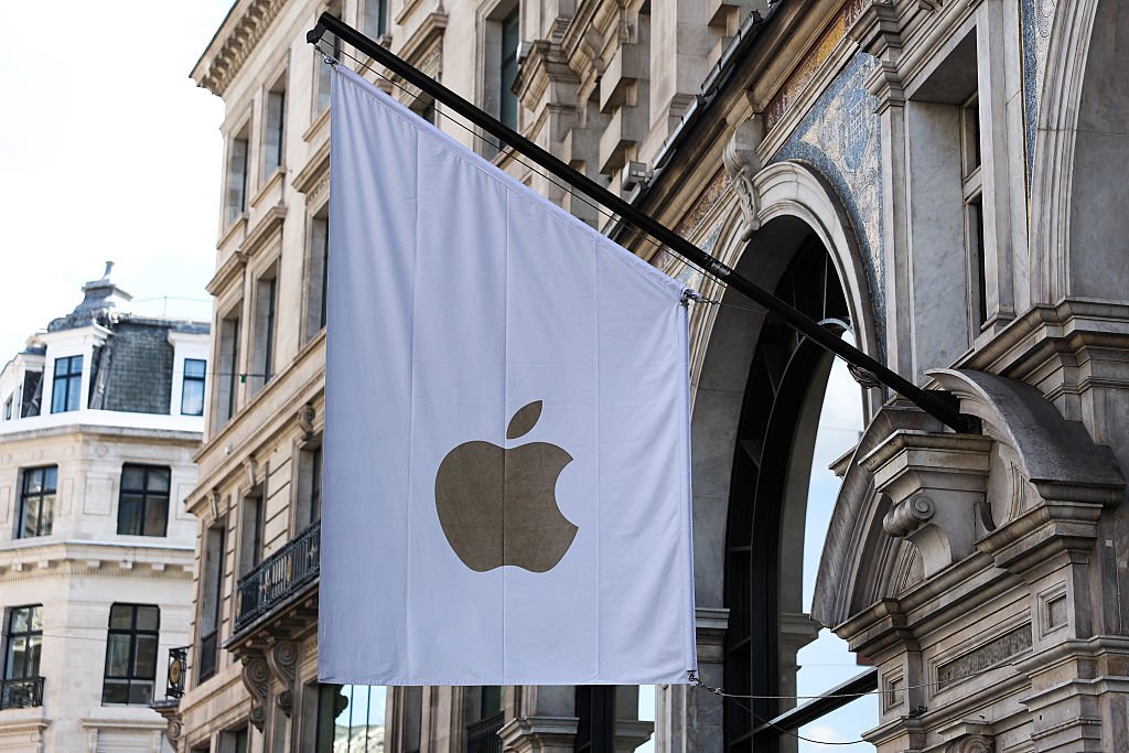apple-tem-lucro-acima-da-expectativa-e-reduz-investimentos-na-contramao-das-‘techs’