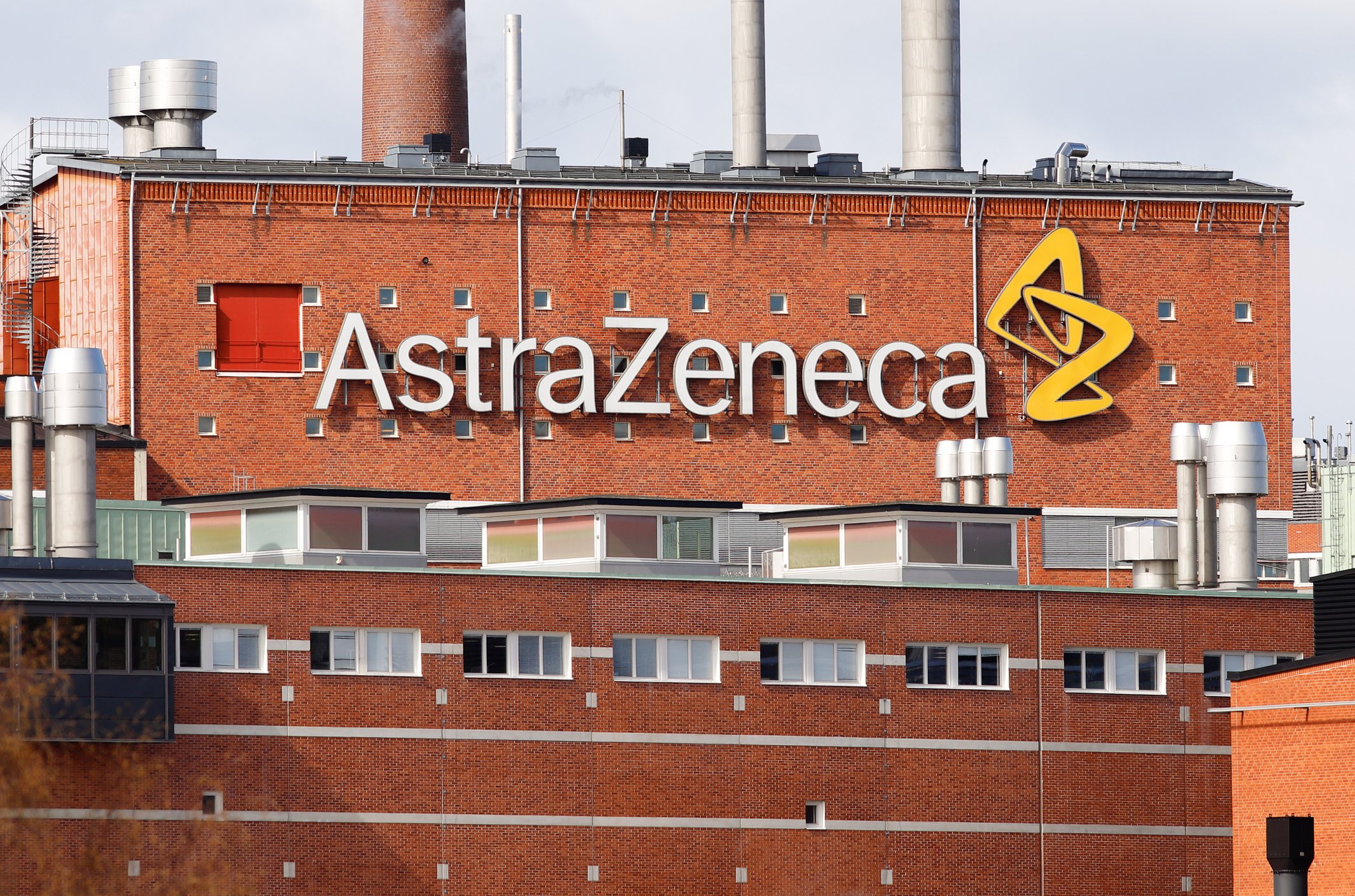 astrazeneca-cai-7%-apos-noticia-de-megafusao-com-bristol-myers