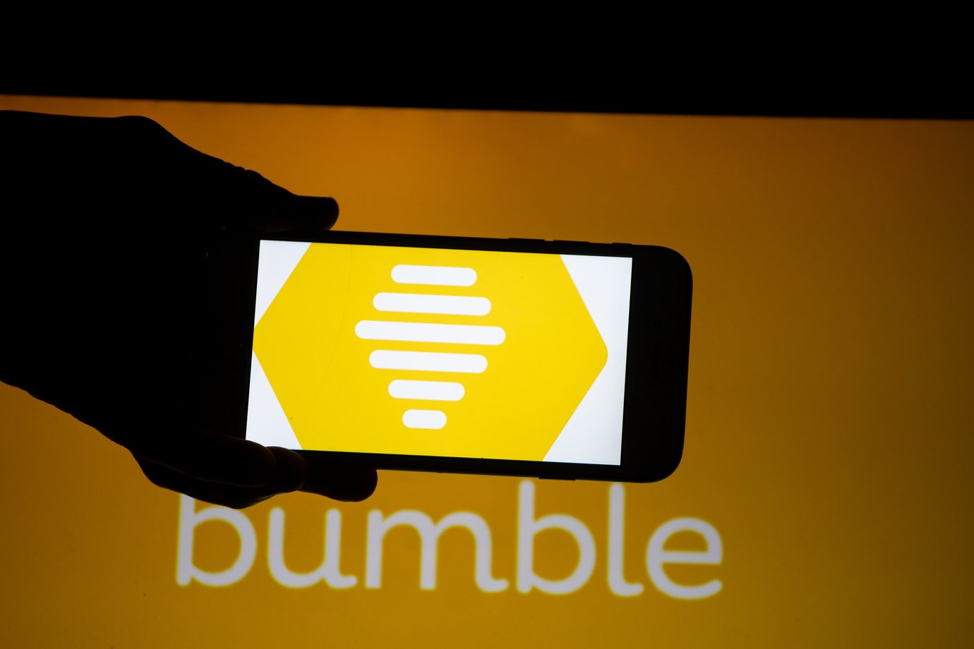 bumble-esta-cada-vez-mais-‘tinder’-para-sobreviver-a-crise-no-mercado-de-namoro
