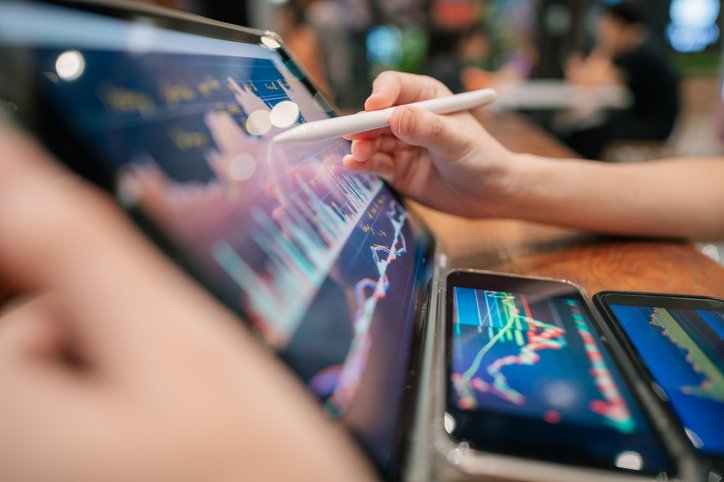 um-mercado-de-us$-22-trilhoes:-etfs-de-gestao-ativa-avancam-no-brasil