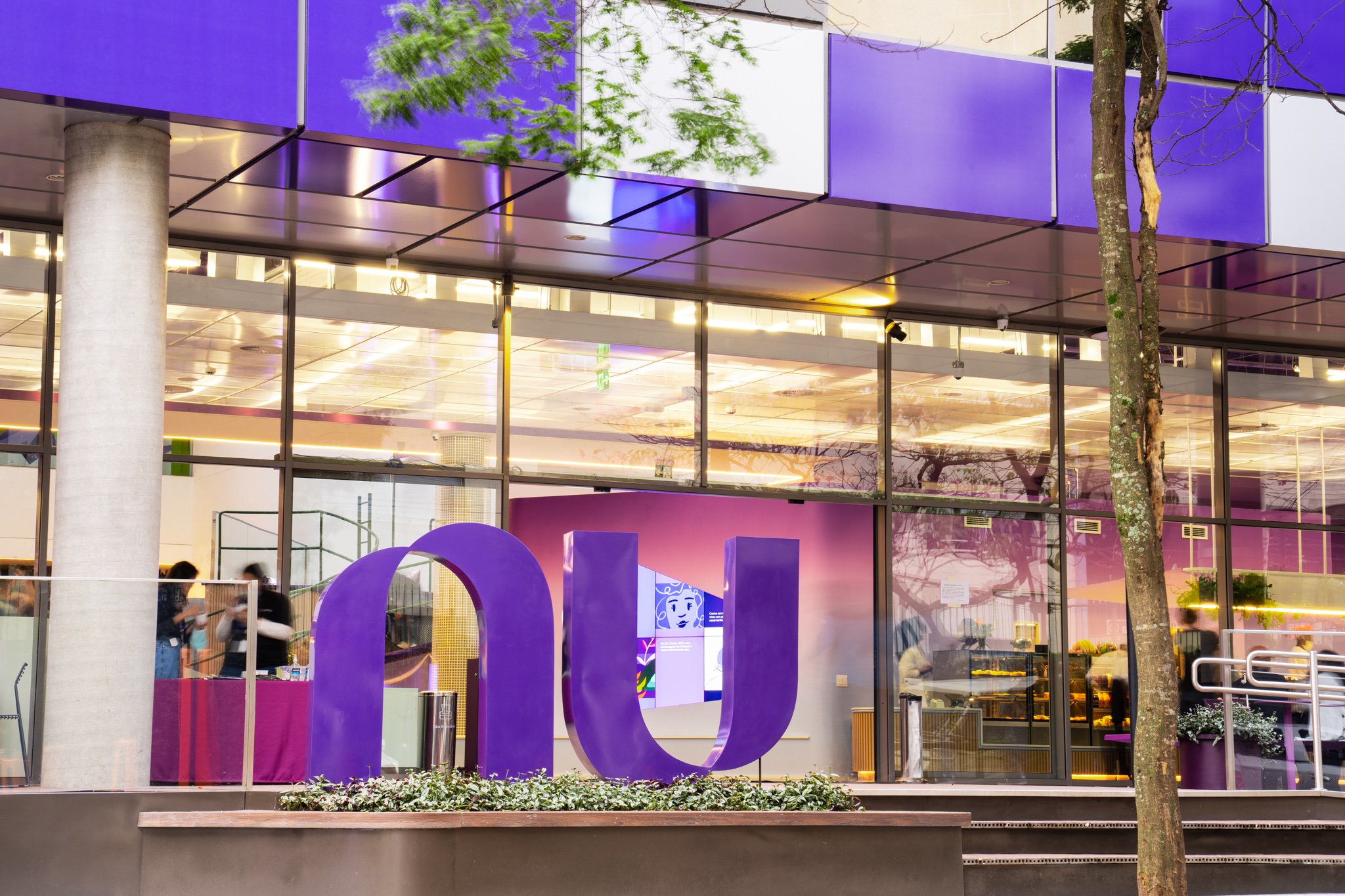 nubank-supera-us$-1-bi-em-lucro-no-2o-tri-pela-1a-vez,-mas-inadimplencia-vai-a-6,9%
