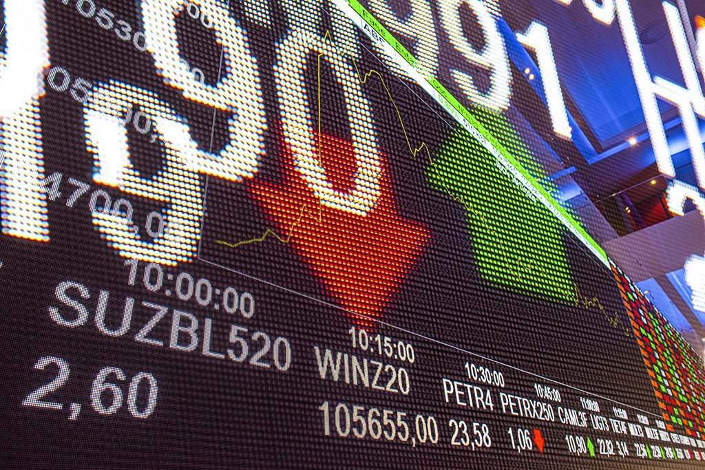 ibovespa-vira-para-alta-com-petrobras-e-caminha-para-7a-sessao-de-ganhos