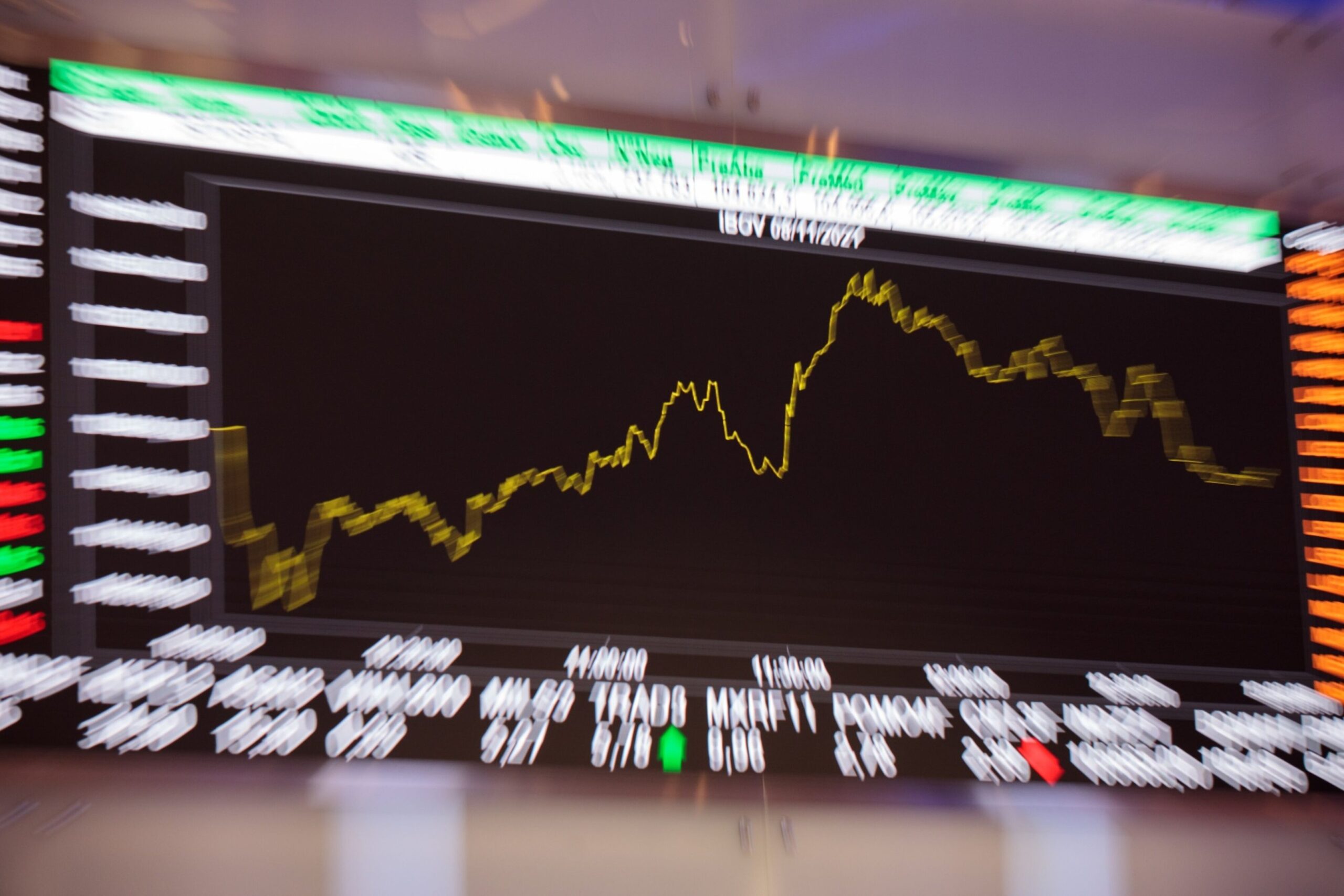 ibovespa-hoje:-mercado-acompanha-stf-e-pesquisas-eleitorais-as-vesperas-de-fed-e-copom